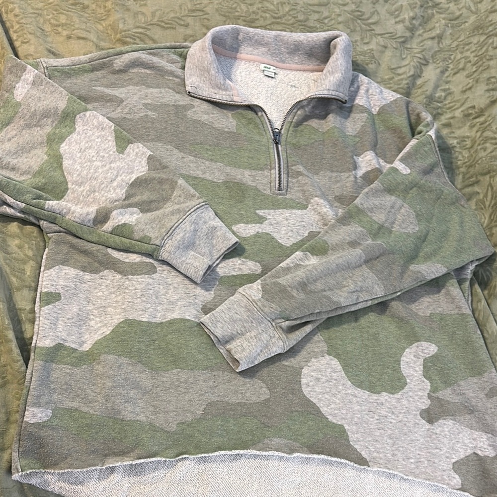 Aerie Green and Gray Camouflage Zip-Up Jacket